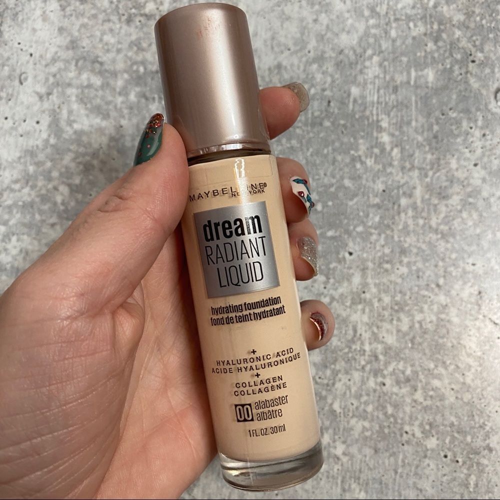 MAYBELLINE Dream Radiant Liquid Hydrating Foundation Alabaster #00 NEW